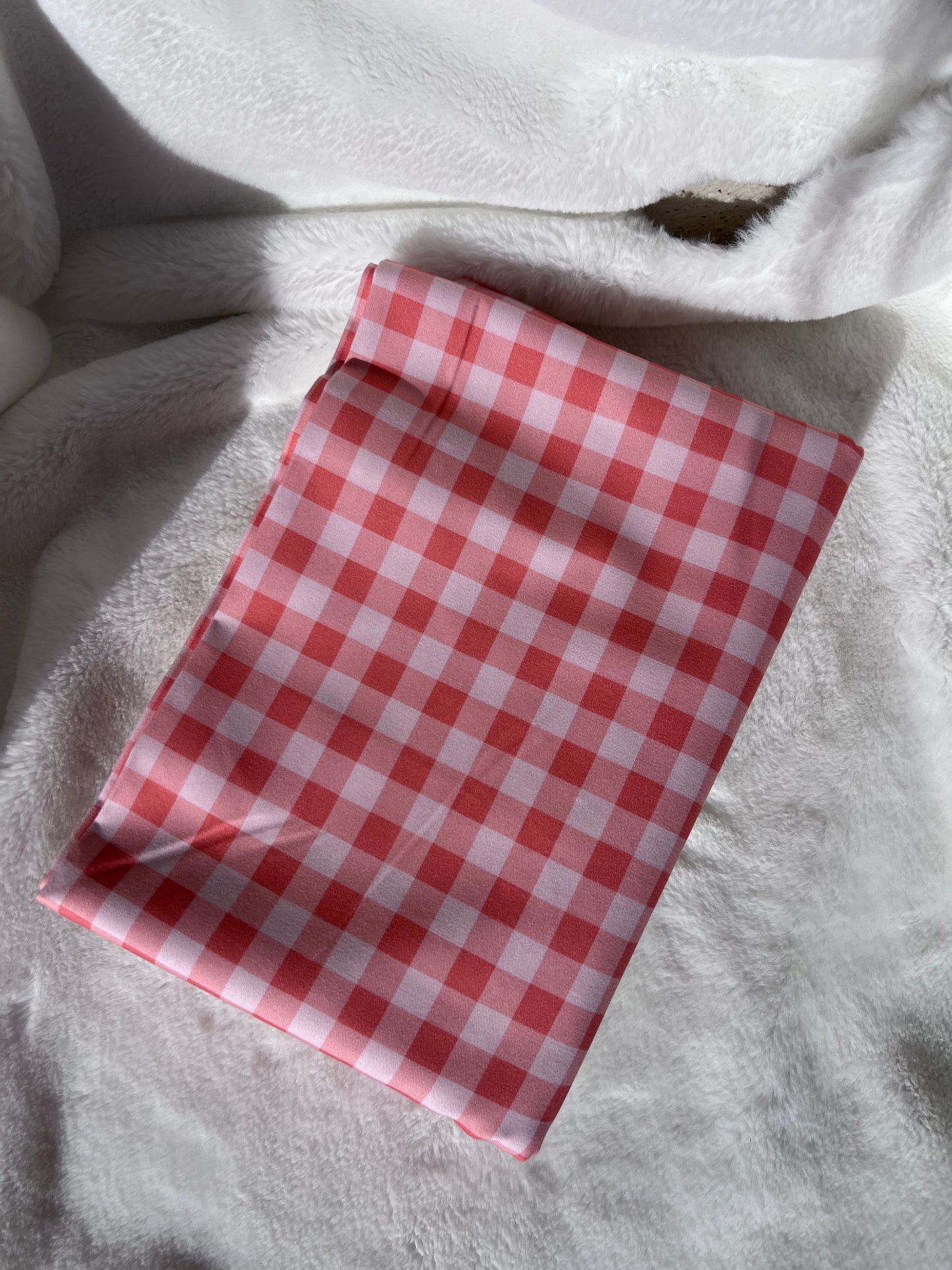 Strawberry Gingham l Retail